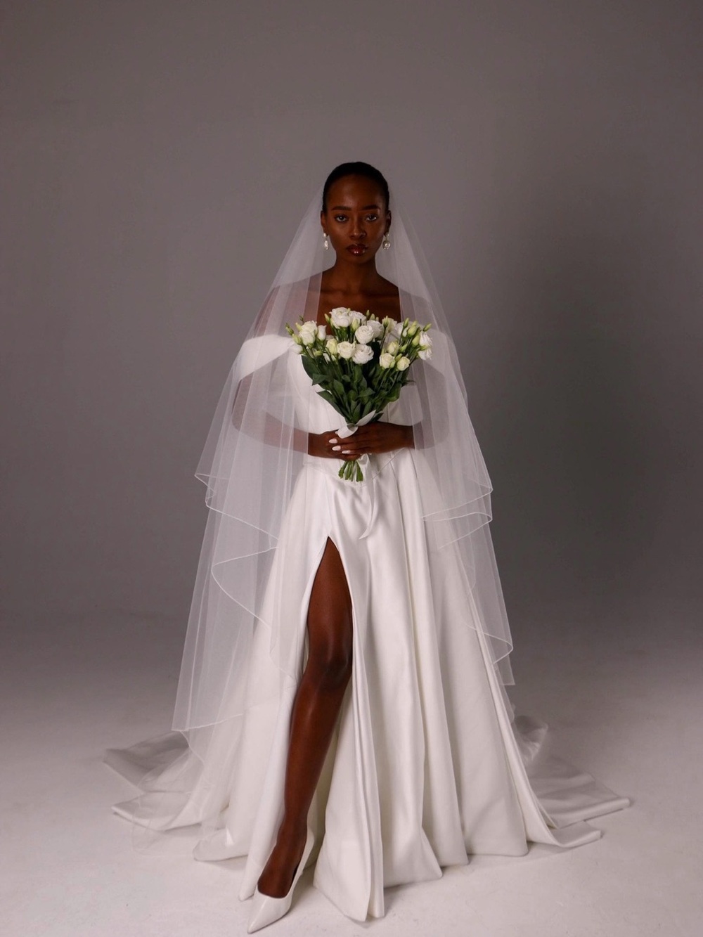 Brand new ivory pencil edge veil SEE DESCRIPTION